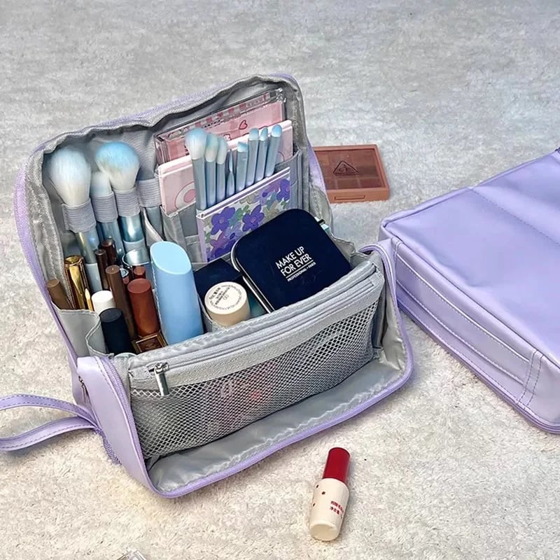 🔥Portable Large Capacity Standing Makeup Bag